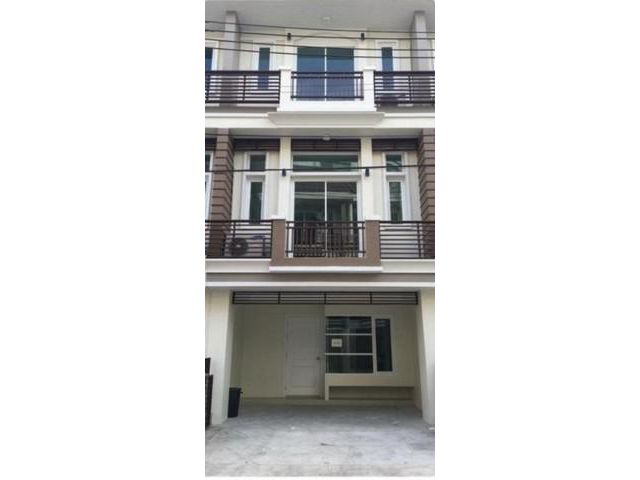 ให้เช่าทาวน์โฮม3ชั้นพรีเมี่ยมเพลส เอกมัย-รามอินทรา