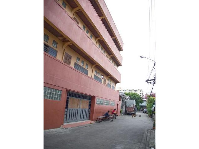 รหัสทรัพย์  9221 สำนักงาน ซอย พุทธบูชา 9     เหมาะสำหรับทำเป็นอาคารสำนักงาน โกดังเก็บของ