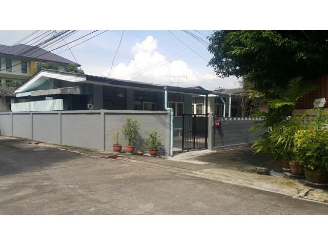 รหัสทรัพย์  9212 บ้านเดี่ยว ในซอยปุณวิถี 32 แยก 11   บ้านหัวมุม ซอยเงียบ สงบ