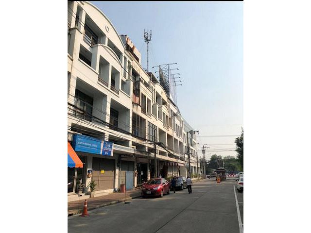 FOR RENTให้เช่า อาคารพาณิชย์ 4ชั้นครึ่ง