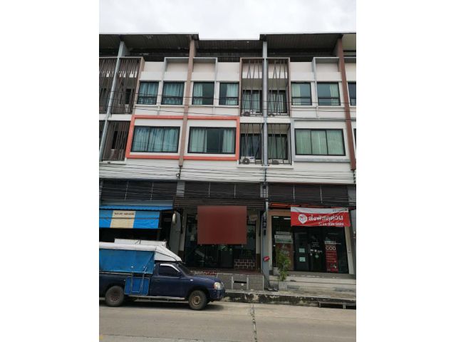 ให้เช่าตึก 3.5 ชั้น (ธัญญะคลอง4 ปทุมธานี) ติดถนน ตรงข้ามโลตัส ทำเลดี เหมาะค้าขาย เช่า 22000 บ/ด โทร 093-9594717