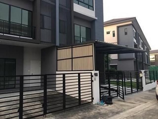 ขายด่วนทาว์โฮม3ชั้น โครงการThe Connect UP3 ลาดพร้าว 126  เขตวังทองหลาง บ้านใหม่ยังไม่เคยเข้าอยู่