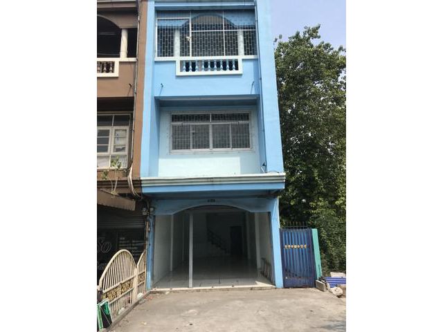 ขายด่วนตึกแถว 4 ชั้น ปากเกร็ด นนทบุรี ทำเลดีสุดๆ