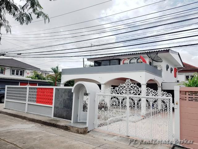 ให้เช่าบ้านหลังมุม90ตรว.เสนานิเวศน์1 ใกล้เลียบด่วน