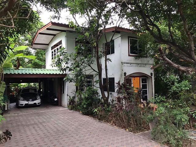 ขายที่ดินพร้อมบ้าน พื้นที่ 403 ตรว. ซอยเพชรเกษม 48