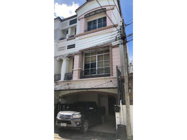 ให้เช่าทาวน์โฮม บ้านกลางเมืองลาดพร้าว โยธินพัฒนา