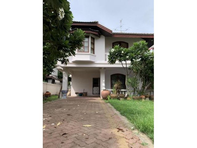 รหัสทรัพย์  9311 บ้านหรู หมู่บ้านเมืองทองธานี  ใกล้ Impact เมืองทองธานี
