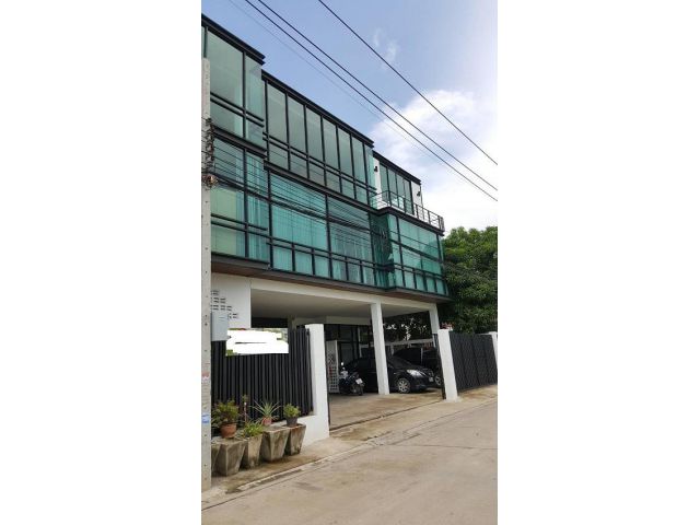 TSP-FR318 ให้เช่าอาคาร 3 ชั้นพร้อม โกดังสินค้าขนาดใหญ่ อยู่ซอยโพธิ์แก้ว 1 ใกล้วัดบึงทองหลาง