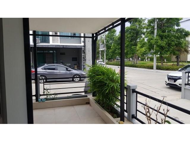 รหัสทรัพย์  9500 ทาวน์โฮม หมุ่บ้านพลีโน่ ประชาอุทิศ  ใกล้ รร.นาหลวง