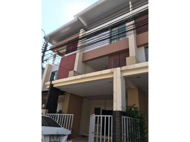 3 ห้องนอน 4 ห้องน้ำ หมู่บ้านโมทาวน์ ใกล้เซ็นทรัล