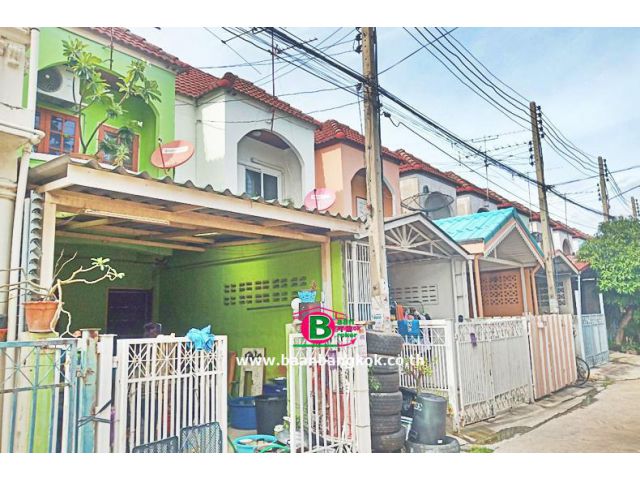 ทาวน์เฮาส์ 2 ชั้น โครงการ เปี่ยมสุข การ์เด้นวิลล์ เนื้อที่ 18 ตรว. ถนนกรุงเทพฯ-ปทุมฯ อ.เมืองปทุมธานี จ.ปทุมธานี