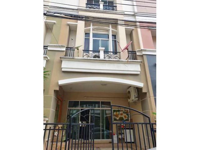 รหัสทรัพย์  9530 ทาวน์โฮม หมู่บ้านปริญลักษณ์ เพชรเกษม 69  ใกล้ ตลาดคลองขวาง