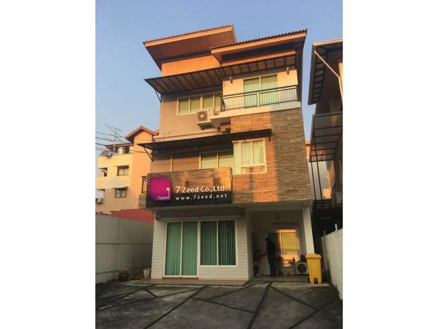 รหัสทรัพย์  9518 โฮมออฟฟิต  ซอยลาดพร้าว 110   ใกล้ เซ็นทรัล อีสท์วิลล์