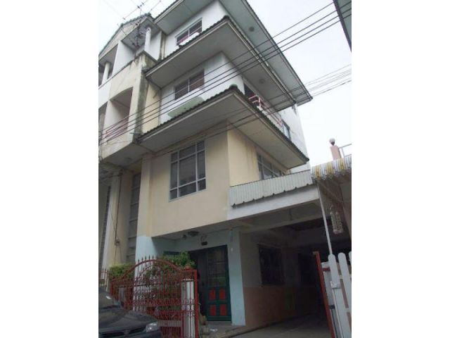 หมู่บ้านกรองทอง ลาดพร้าว 64