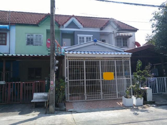 PK36 ทาวน์เฮาส์ 2 ชั้น​ ซอย เลียบวารี​ 59 คู้ขวา หนองจอก ต่อเติมครัว  หลังคาหน้าบ้าน​ ตบแต่งพร้อมอยู่
