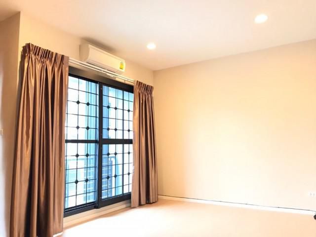 รหัสทรัพย์  9644 ทาวน์เฮ้าส์ บ้านกลางเมือง รัตนาธิเบศร์   ใกล้โรงพยาบาลพระนั่งเกล้า