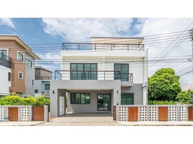 ขายบ้านเดี่ยว 3 ชั้น 6 นอน 4 น้ำ วิวดอยสุเทพ