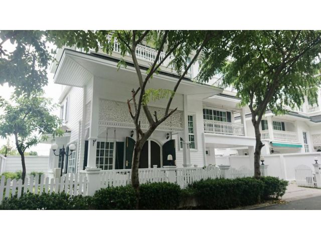 ให้เช่าบ้านเดี่ยว 3 ชั้น 60 ตารางวา เฟอร์นิเจอร์ครบ พร้อมอยู่ หมู่บ้านFantasia villa 3 ใกล้สถานี BTS แบริ่ง