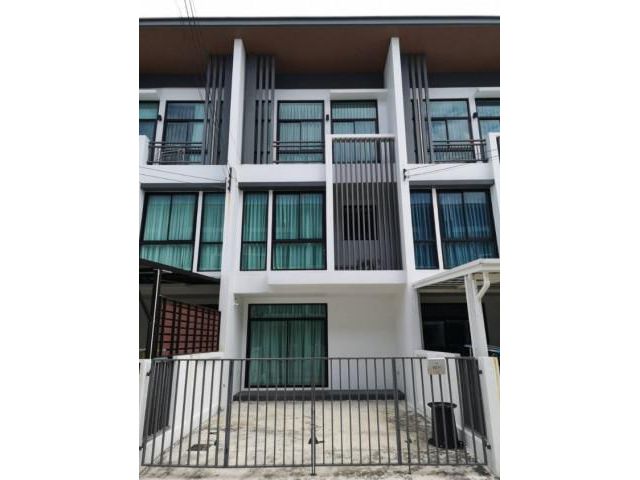 รหัสทรัพย์ B1172 ทาวน์เฮ้าส์ โครงการ COZY โชคชัย4 แยก10