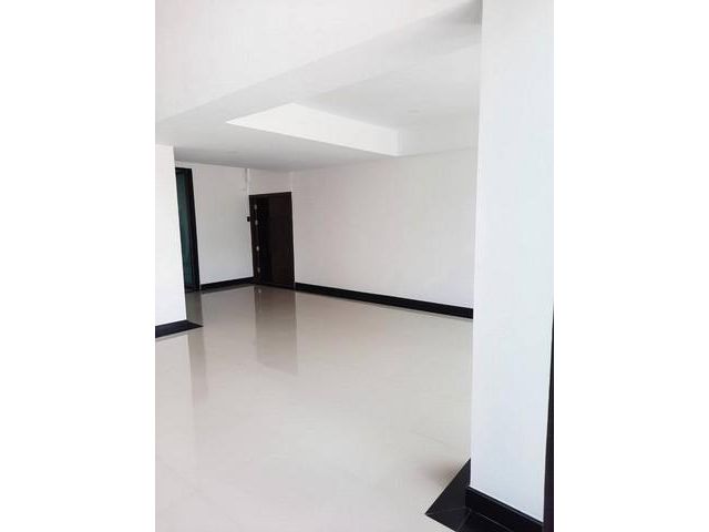 ให้เช่าพื้นที่ขนาด 240 ตารางเมตรใกล้ BTS อุดมสุข