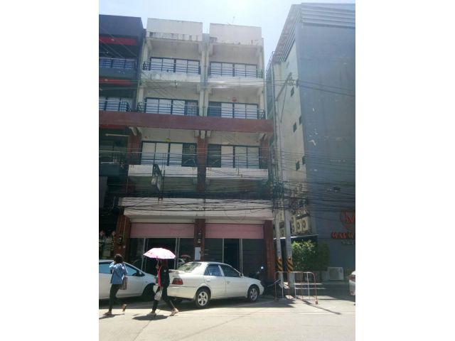 ขายอาคารพาณิชย์2คูหา 4ชั้นครึ่ง หลังโรบินสัน ศรีราชา เนื้อที่ คูหาละ 17 ตรว. ต.ศรีราชา อ.ศรีราชา จ.ชลบุรี
