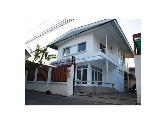 PP336ให้เช่าบ้านเดี่ยว 2ชั้น 3ห้องนอน 2ห้องน้ำ ในซอยอารีย์สัมพันธ์7 สามเสนใน พญาไท ใกล้ BTS สนามเป้า เขตพญาไท