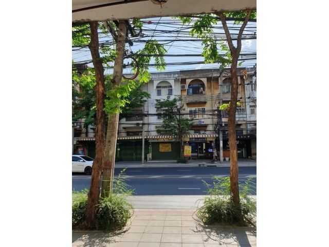 รหัสทรัพย์ B1206 ให้เช่า อาคารพาณิชย์ 3 ชั้น ติดถนนประชาอุทิศ