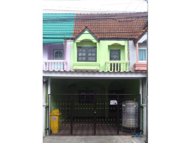 รหัสทรัพย์  9825 ทาวน์เฮ้าส์ หมู่บ้านรังสิยา   ติดถนนใหญ่