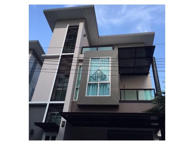 ขาย บ้านเดี๋ยว ลาดพร้าว นาคนิวาส หลังมุม