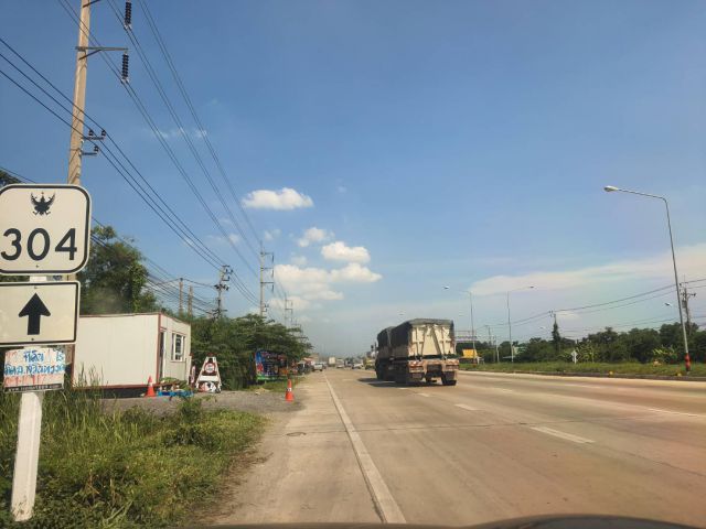 ขายที่ดิน 31 ไร่ ราคาไร่ละ 3,500,000 บาท เหมาะทำหมู่บ้าน ด้านหน้าติดถนนสุวินทวงศ์304ด้านหลังติดถนนลาดยาง อ.เจียระดับ จ.กรุงเทพมหานคร