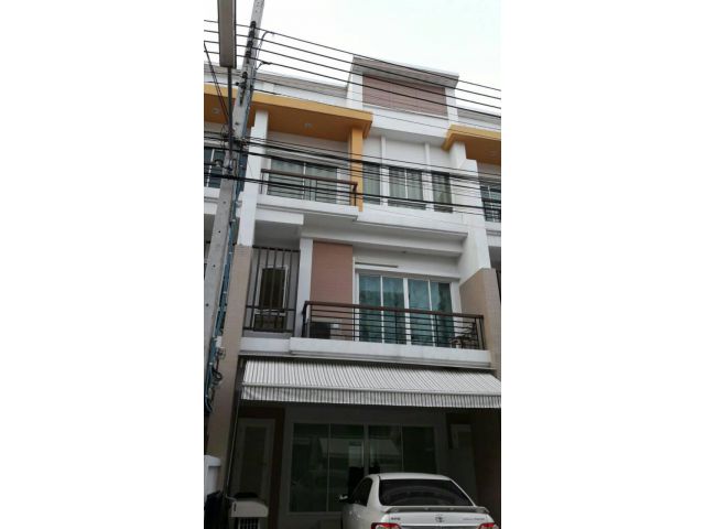 ขายทาวน์โฮม ภณาสิริ เรสซิเด้นซ์ เกษตร-นวมินทร์ PANASIRI RESIDENCES KASET-NAWAMIN ราคาขาย 5,950,000 บาท ทาวน์โฮม 3ชั้น