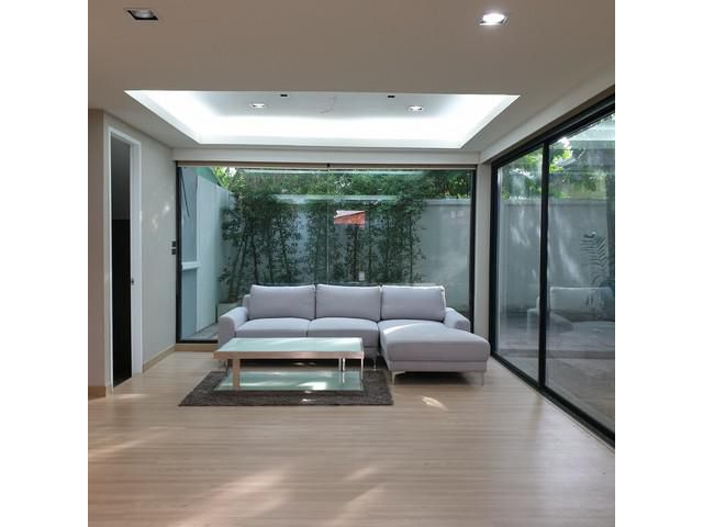 ขายบ้านเดี่ยว สุขุมวิท 71 3 ชั้น พร้อมสระว่ายน้ำ