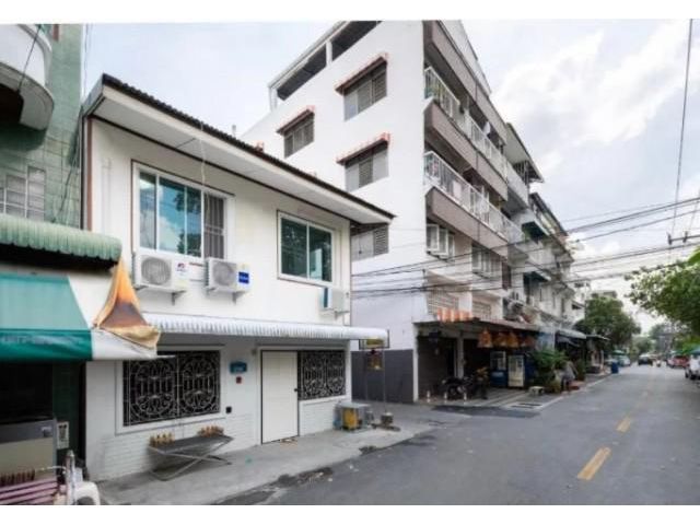 รหัสทรัพย์ B1280 บ้านเดี่ยว 2 ชั้น ซอยสุขุมวิท49