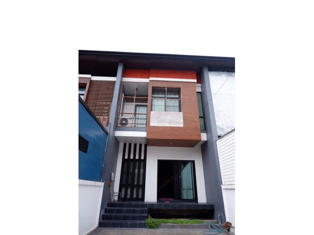 ทาวน์โฮมให้เช่า หมู่บ้านธนาวัลย์