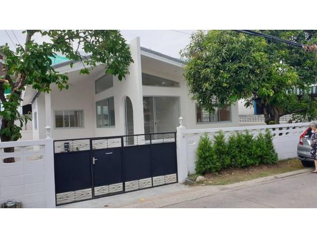 รหัสทรัพย์  2001 บ้านเดี่ยว ย่านเสนานิคม ลาดพร้าว  เพิ่งปรับปรุงต่อเติมเสร็จบ้านโฉมใหม่