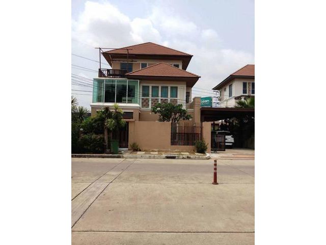 บ้านเดี่ยว3 ชั้น ติดถ.ราชพฤกษ์ ถูก หัวมุม หลังใหญ่