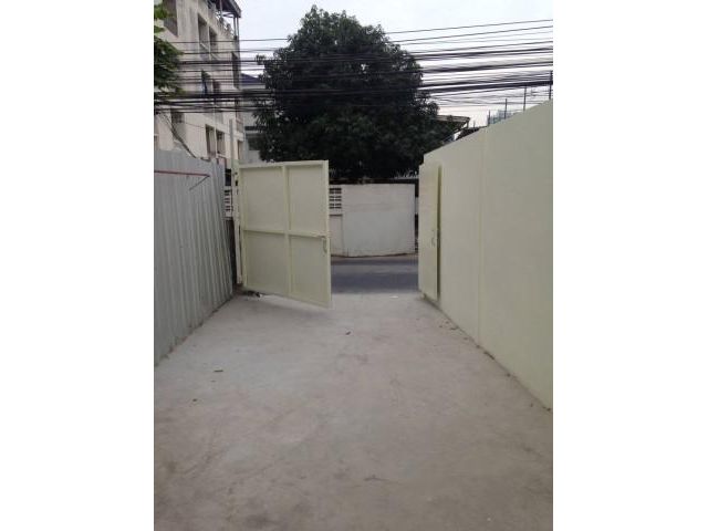 รหัสทรัพย์  2101 บ้าน ซอยอินทามระ 15 ถ.สุทธิสาร   ใกล้ รถไฟฟ้า BTS สะพานควาย