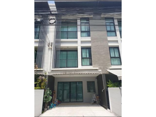ขายทาวน์โฮม ทาวน์เฮ้าส์ 3 ชั้น โครงการ บ้านกลางเมือง พระราม9-รามคำแหง ซอยรามคำแหง 39