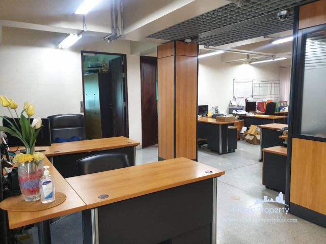 ขาย อาคารสำนักงาน 6 ชั้น พร้อมที่พักอาศัย 4 ห้องนอน พร้อมที่จอดรถ 12 คัน ในซอยพัฒนาการ 30