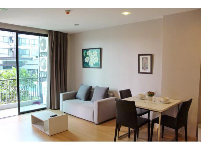 ห้องสวยมองหาผู้เช่ารายใหม่ มี 1 ห้องนอน 1 ห้องนํ้า ราคาให้เช่า 10,000 บาท/เดือน
