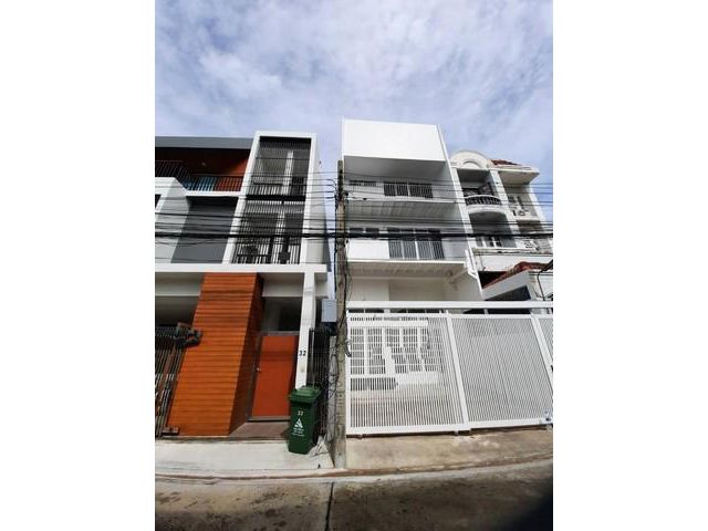 For Rent ทาวน์โฮม รีโนเวทใหม่ ห้วยขวาง ใกล้MRTสุทธิสาร