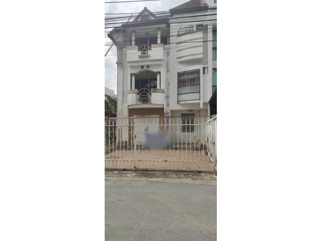 PP379 ให้เช่าโฮมออฟฟิศ เอกมัย 12 มีแอร์ 3 ตัว ไมมีเฟอร์นิเจอร์