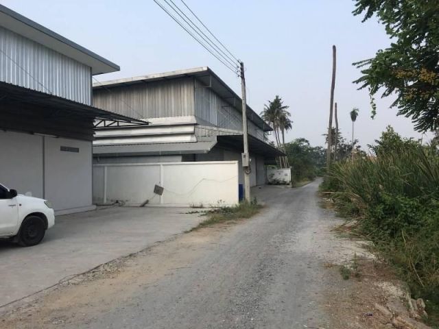 ให้เช่า โกดัง 250-300 ตรม.   พร้อมออฟฟิศ คลอง 7 ลำลูกกา ราคาถูก