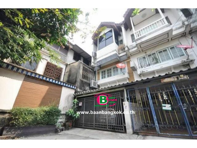 ทาวน์โฮม 3 ชั้น โชคชัย 4 ซอย 41 เนื้อที่ 16 ตรว. มี 3 ห้องนอน 2 ห้องน้ำ ถนนลาดพร้าว เขตบางกะปิ