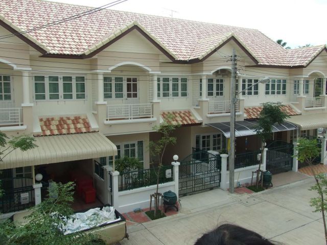 หมู่บ้านดรีมเพลส ซ.สวนผัก32 (บ้านใหม่ ไม่เคยเข้าอยู่อาศัย)