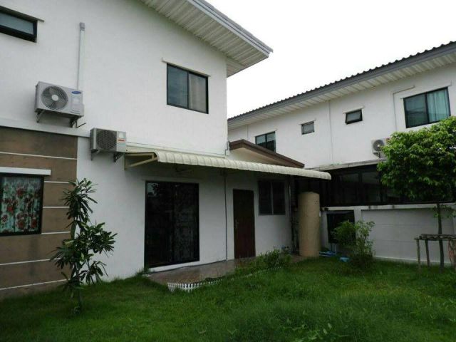 U1014 ให้เช่าทาวน์เฮ้าส์ 2 ชั้น โมดิ วิลล่าบางนา Modi Villa Bangna ซอยเอแบค บ้านหลังมุมหลังใหญ่ บ้านพร้อม  เฟอร์ครบ ใกล้