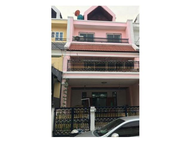 ขายทาวโฮม 3 ชั้น ม.กฤติกร ลาดพร้าว 71 นาคนิวาส 25