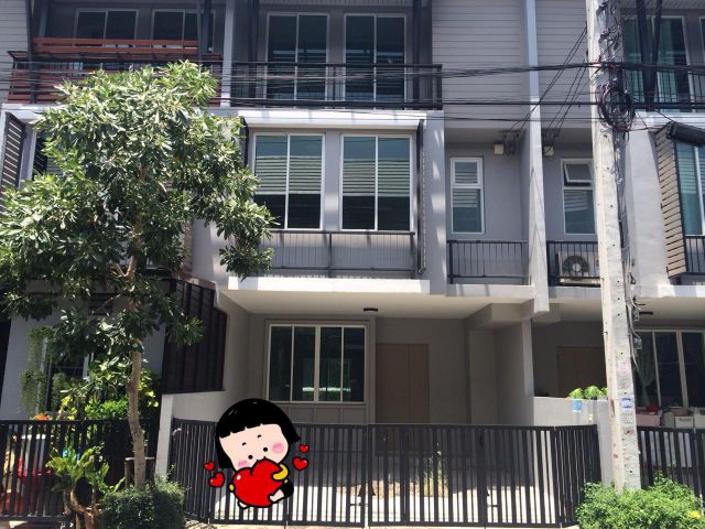 ทาวน์โฮม 3 ชั้น ม.อารียาเดลี่ ถ.เกษตรนวมินทร์ ลาดพร้าว ใกล้ ม.เกษตรศาสตร์พื้นที่ 17 ตร.ว. 05382