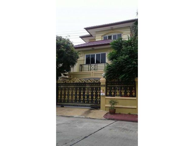 For Rent **ลดราคาพิเศษ** บ้านเดี่ยว หมู่บ้านกรองทอง ศรีนรินทร์ ศรีด่าน22