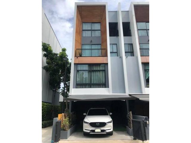 For Sale ทาวน์โฮมตกแต่งหรู พร้อมอยู่ Arden Patthanakarn พัฒนาการ20